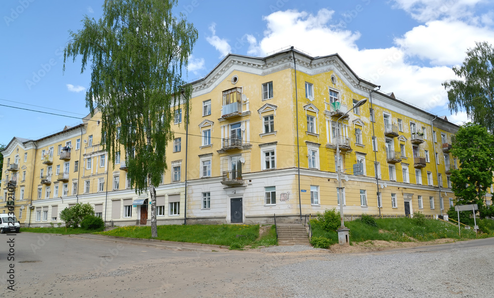 Apartment four-storeyed 10-podjezdny house, 1950 of construction. Uglich, Yaroslavl region