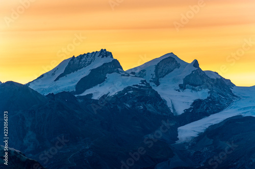 Beautiful sunrise colours above a mountain range