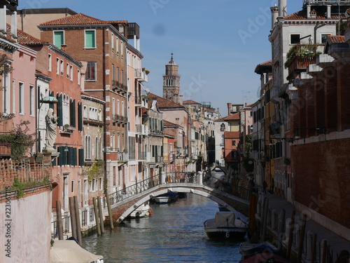 Venezia - scorci nelle Calli del sestiere Dorsoduro © filippoph
