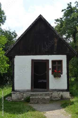 Traditional Translyvanian House - Bran - Romania © agumus