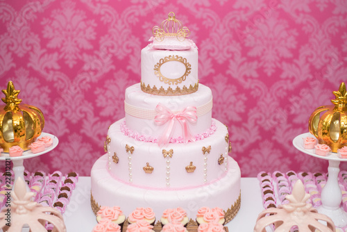 Birthday table decorated princess theme - Cake