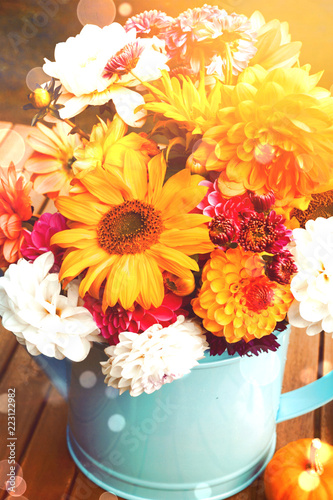 Fototapeta Naklejka Na Ścianę i Meble -  Dahlien Blumenstrauß - wunderschöner Spätsommer - Herbst