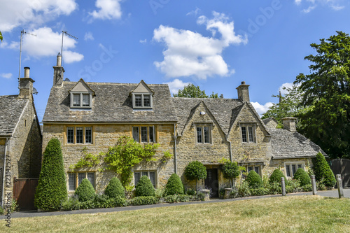 england, gloucestershire, village, uk, cotswolds, old, lower slaughter, stone, building, architecture, rural, europe, cotswold, cottage, house, travel, countryside, idyllic, landmark, peaceful, countr photo