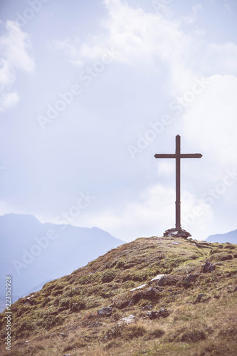 Gipfelkreuz in den Alpen, Pongau, Österreich