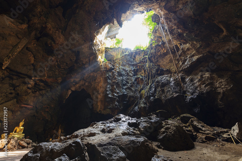 タイのカオルアン洞窟