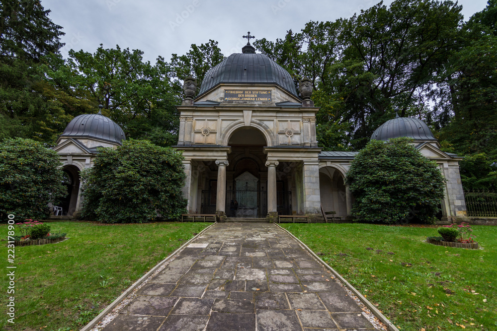 Mausoleum der Brüder Lenoir Mausoleum der Brüder Lenoir