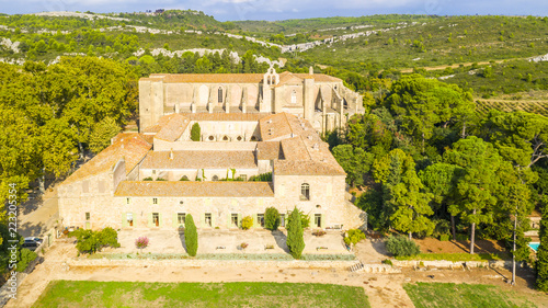 Abbaye de Valmagne dans l'Hérault en Occitanie, France photo