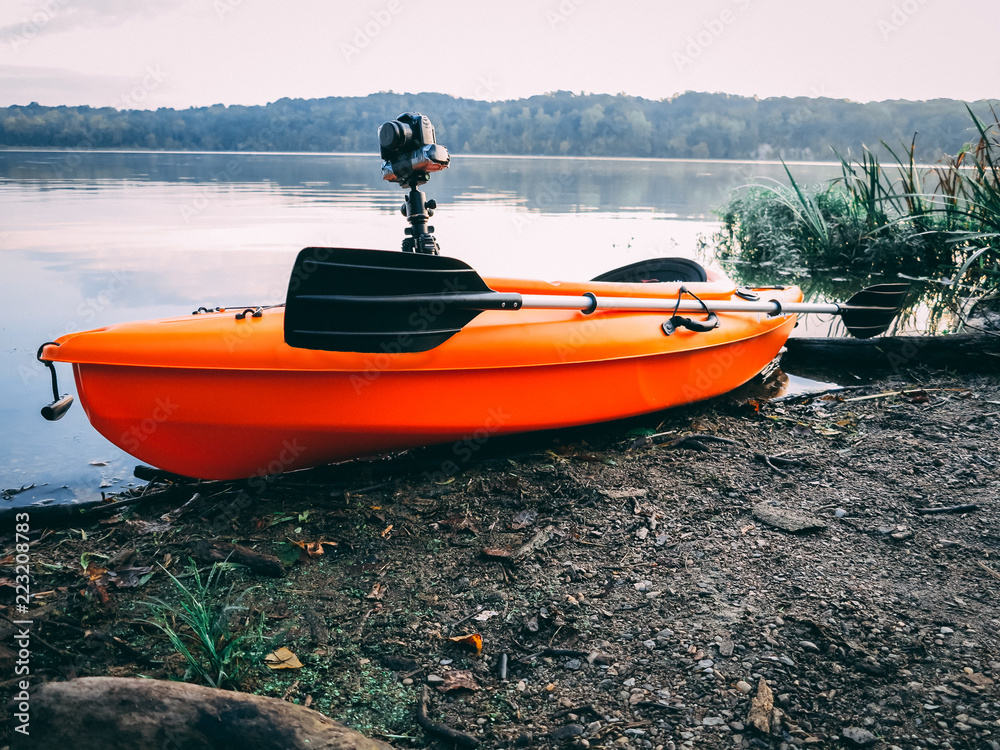 Fototapeta premium Lakeside kayak