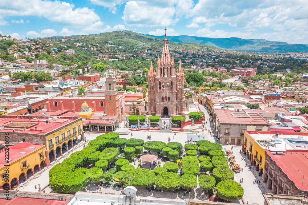 Obraz premium Piękny widok z lotu ptaka na główny plac San Miguel de Allende w Guanajuato w Meksyku