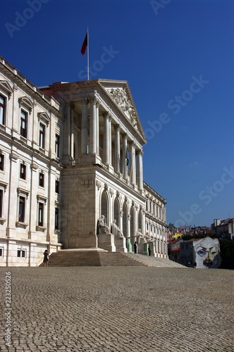 Budynek Parlamentu w Lizbonie, Portugalia #223250526