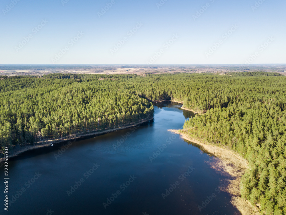 Obraz premium Aerial Photography of Lake in Early Spring