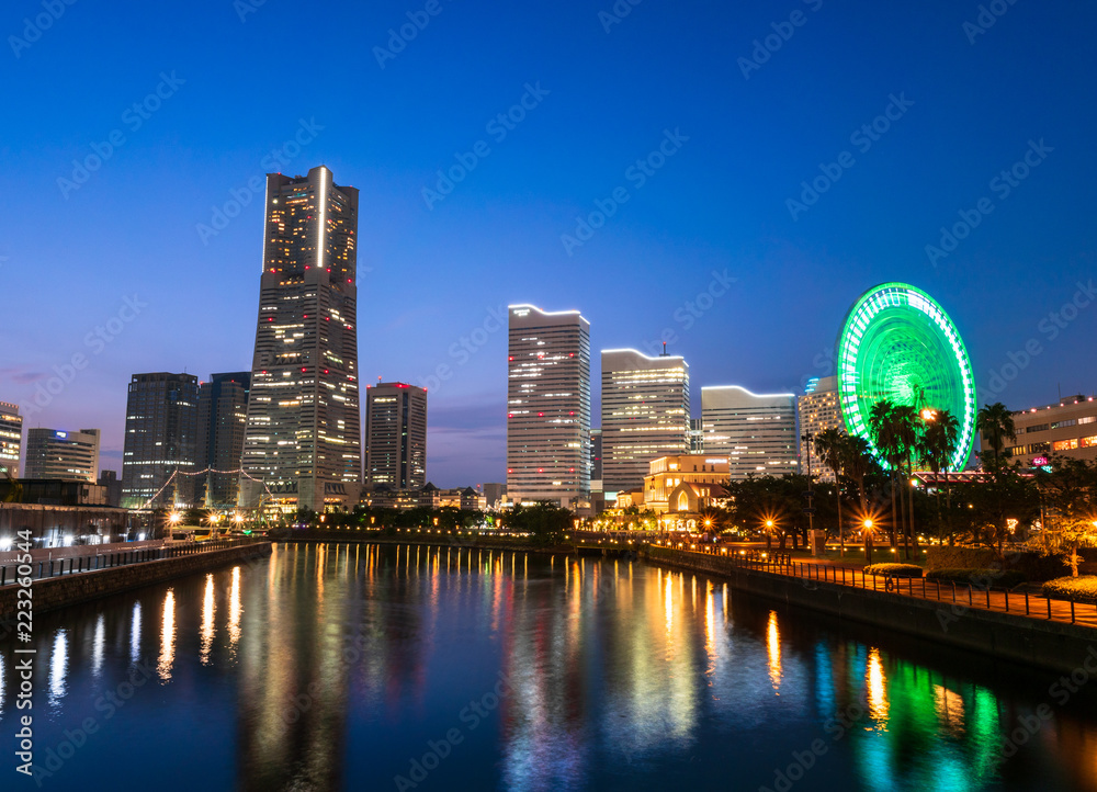 Naklejka premium 横浜 みなとみらい 夜景