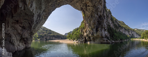 Panorama vom Pont d'Arc, Ardeche, Frankreich photo