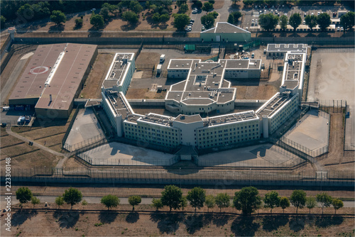 vue aérienne de la prison de Tarascon dans les Bouches-du-Rhône en France