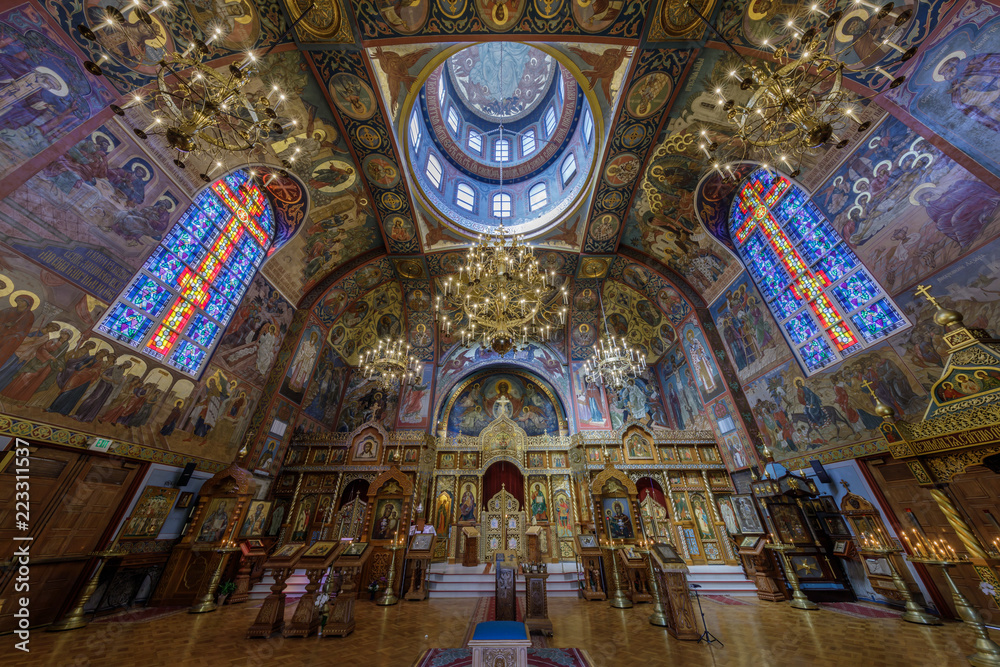 Obraz premium Interior of the Holy Virgin Cathedral. The Holy Virgin Cathedral, also known as Joy of All Who Sorrow, is a Russian Orthodox cathedral in the Richmond District of San Francisco.