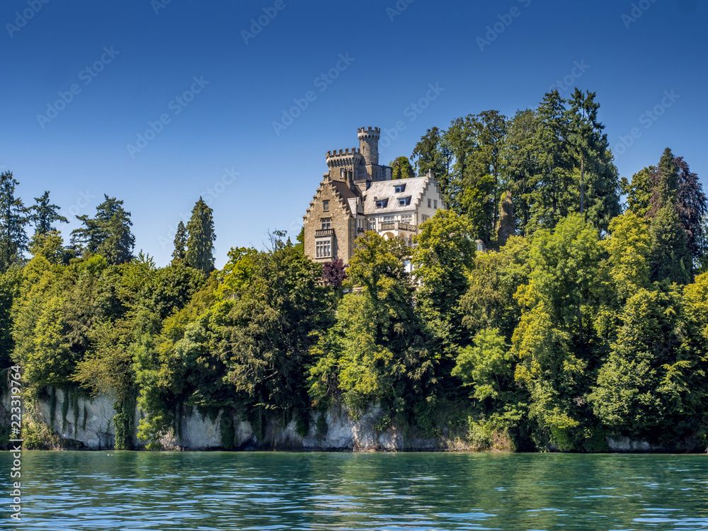 Shore landscape on Lake Lucerne, Switzerland Shore landscape on Lake Lucerne, Switzerland
