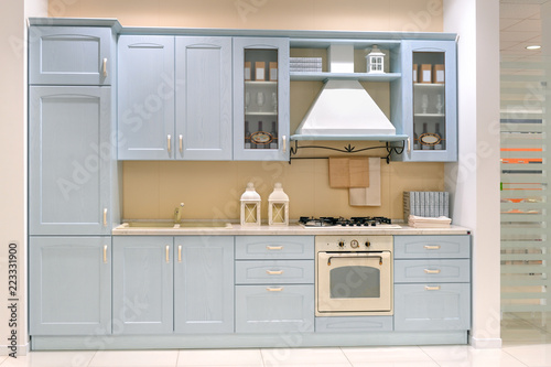 cucine moderne in un negozio di arredamento photo