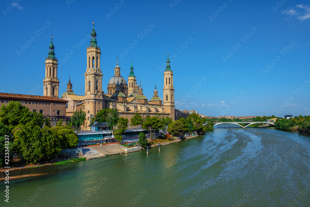 Catedral-basílica de Nuestra Señora del Pilar de Zaragoza Catedral-basílica de Nuestra Señora del Pilar de Zaragoza