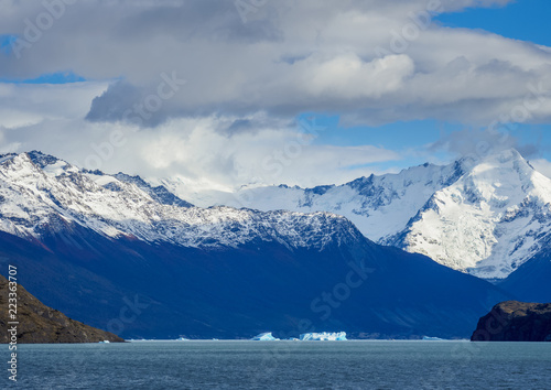 Icebergs on Lake Argentino, Los Glaciares National Park, Santa Cruz Province, Patagonia, Argentina © Karol Kozłowski