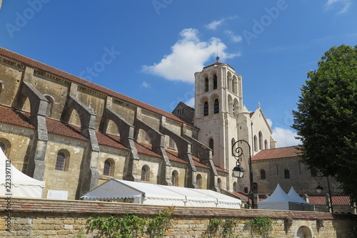 Basilika Ste-Marie-Madeleine in Vézelay, Burgund photo