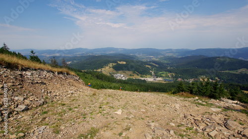 Sienna - kompleks turystyczny na Czarnej Górze w Kotlinie Kłodzkiej w Sudetach na Dolnym Śląsku - stok narciarki latem