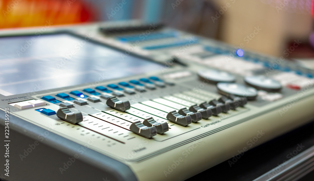 Audio sound mixer & amplifier equipment with selective focus Audio sound mixer & amplifier equipment with selective focus