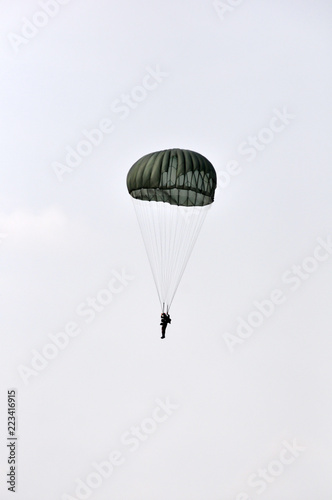 training Military parachuting