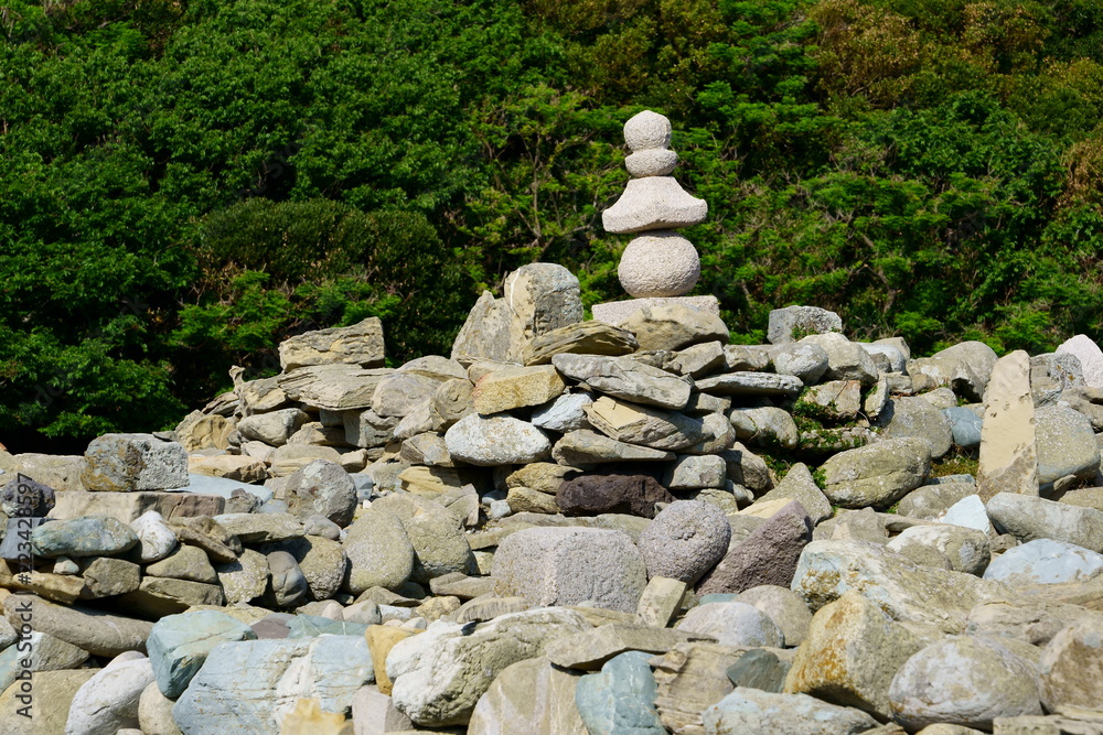 [長崎県]日島の石塔群