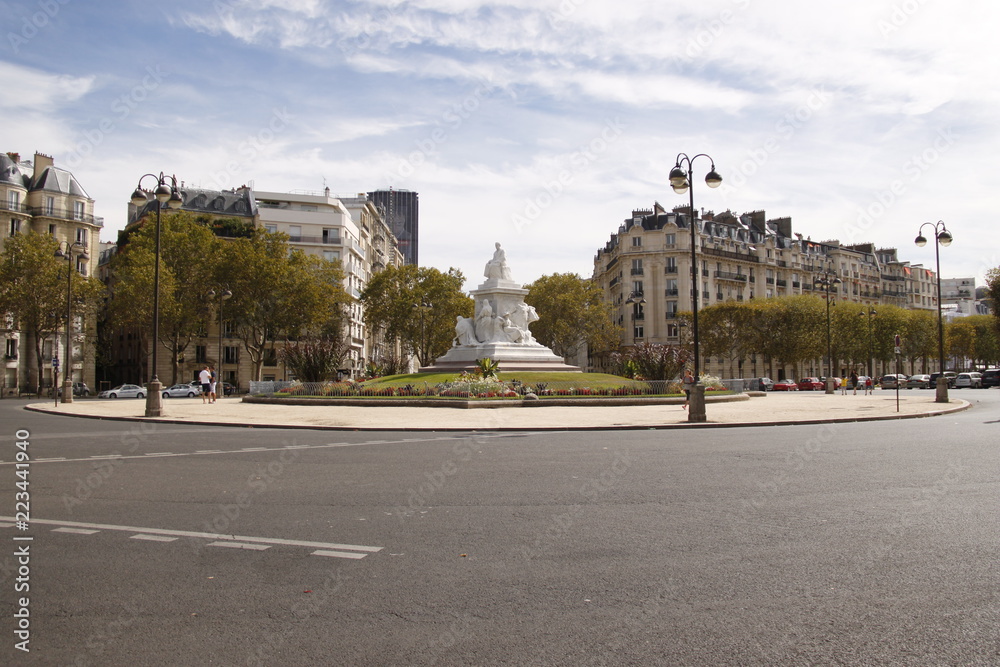 Esplanade Jacques Chaban-Delmas à Paris