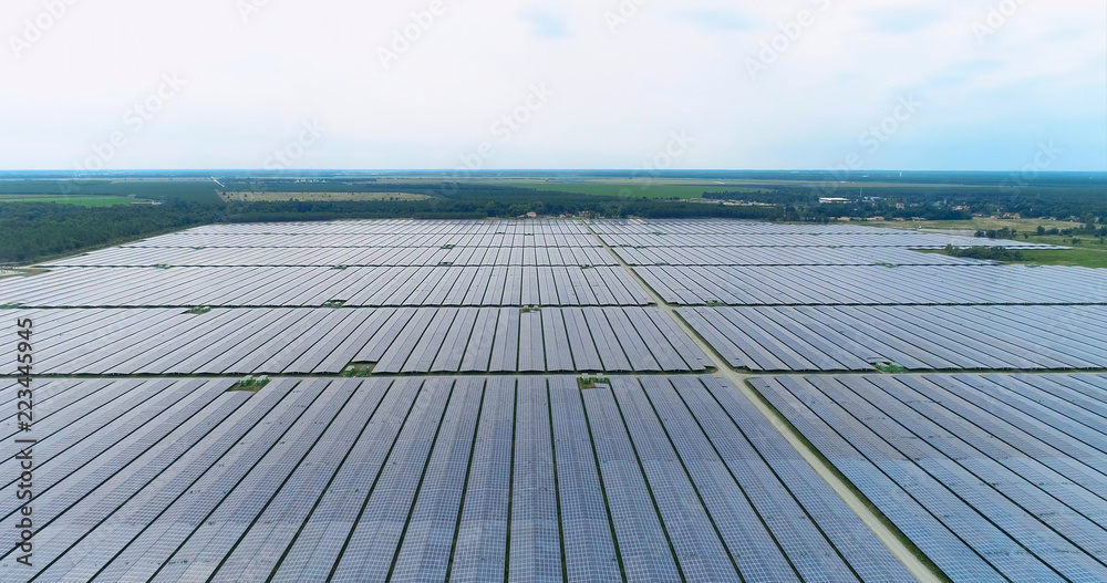champs de panneaux solaire dans une ferme solaire champs de panneaux solaire dans une ferme solaire