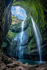 Wandcirkels Watervallen Madakaripura waterval Oost-Java Indonesië  © somchairakin