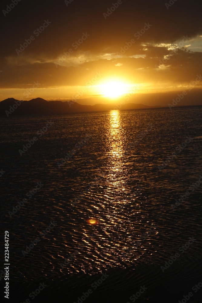 Obraz premium Sunset on the lake