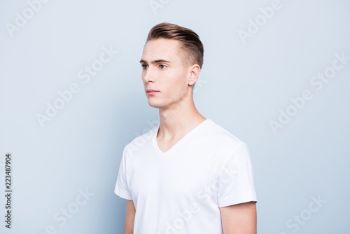 Fotografie Profile side view photo of handsome, attractive, sporty man look