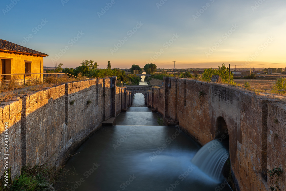 Locks of Canal de Castilla in Fromista, Palencia province, Spain