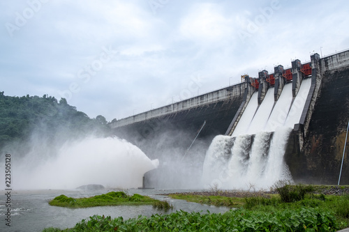 Fotografie Big Concrete Dam Drainage Much Water made a Big Flood