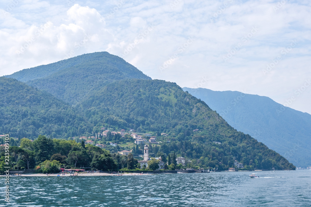 Rich villas and other buildings on Lake Como