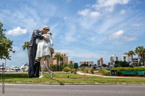 Fotografie Unconditional Surrender Sculpture in downtown Sarasota