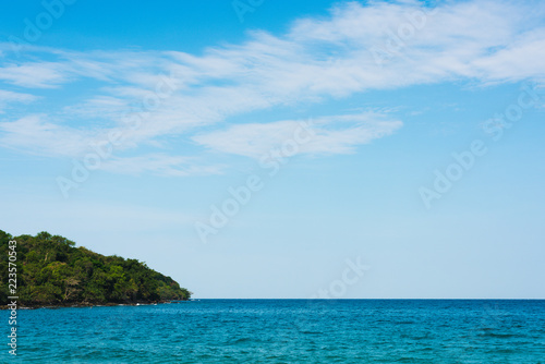Fototapeta Naklejka Na Ścianę i Meble -  Beautiful blue ocean and sky in summer Of Southeast Asia, Thailand