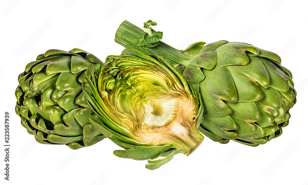 Obraz premium Fresh artichoke isolated on white background with clipping path