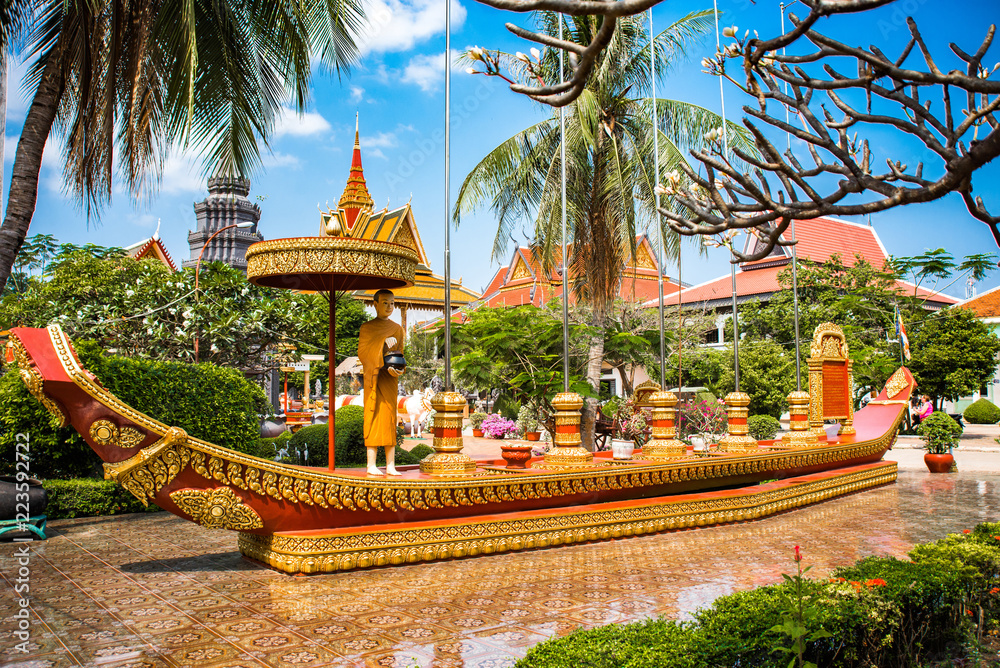 Fototapeta premium Wat Preah Prom Rath beautiful temple view in Siem Reap, Cambodia