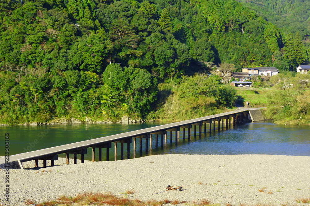 Fototapeta premium [高知県]勝間沈下橋