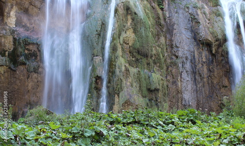 Cascata nel Parco Nazionale di Plitvice in Croazia 
