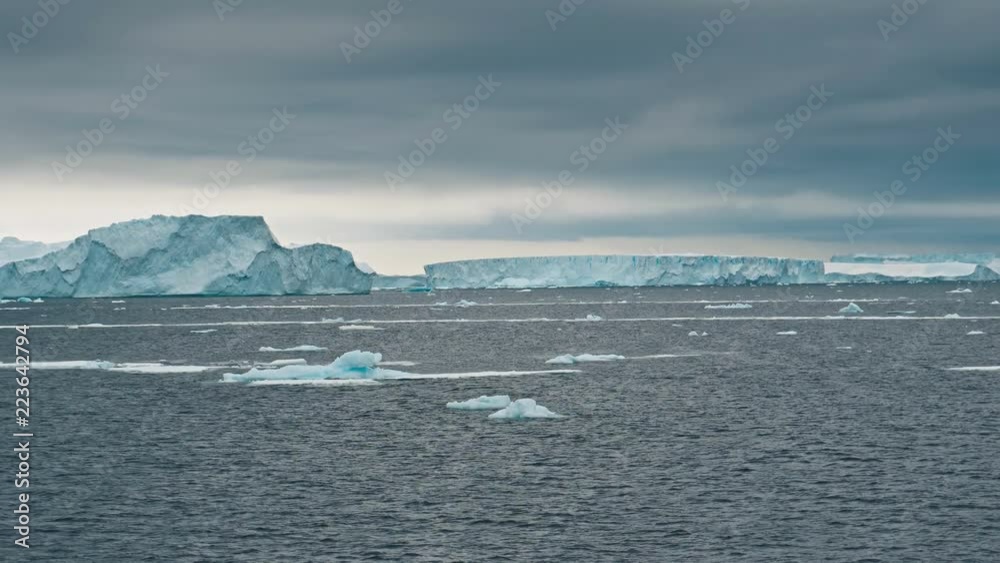 Floating parts of continental ices Floating parts of continental ices