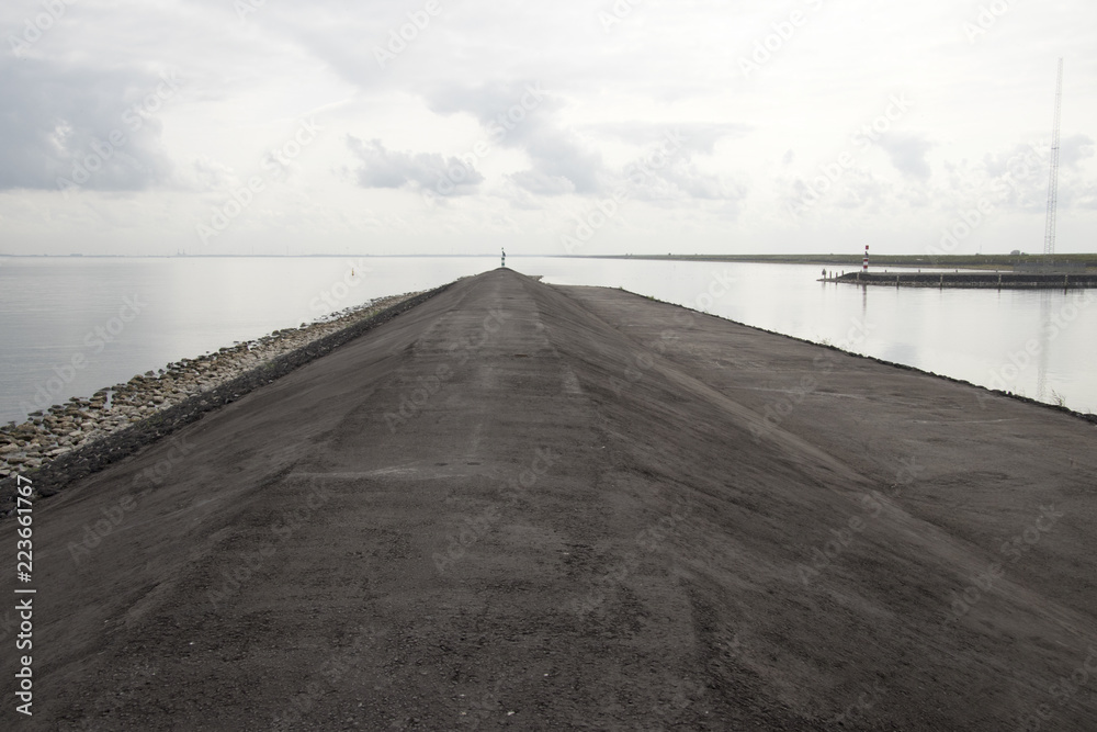 The Dutch to strengthen dikes The Dutch to strengthen dikes