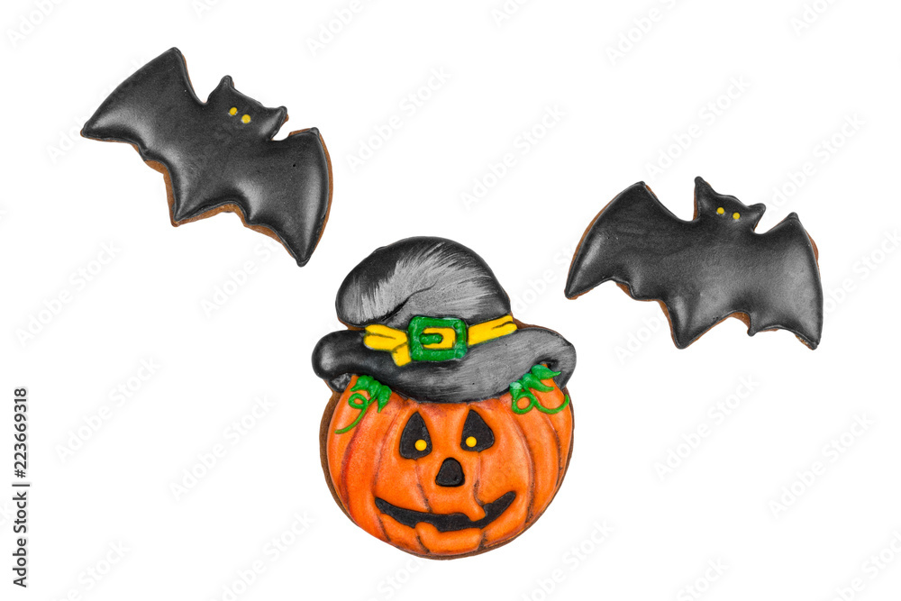 Fototapeta premium Halloween gingerbread cookie isolated on white