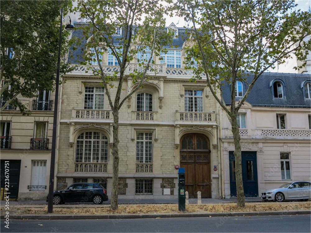 Maison ancienne à Paris avenue de Villars