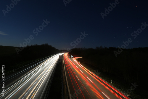 autobahn bei nacht