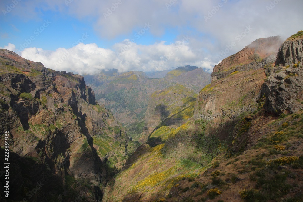 Another view from the peak of the Arieiro