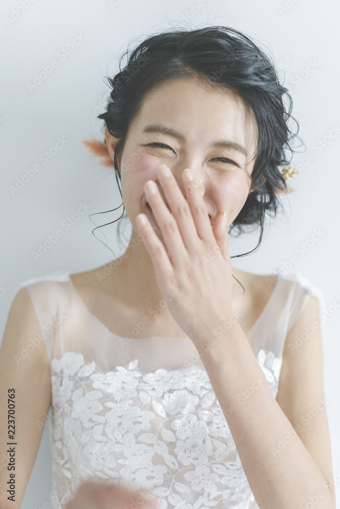 ウェディングドレスを着た花嫁 ウェディングドレスを着た花嫁