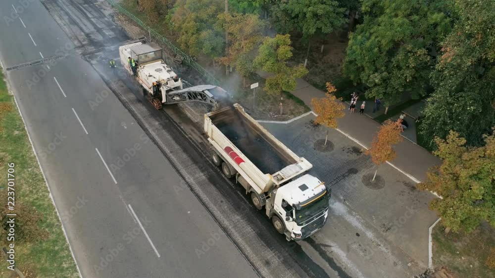 Road Scraping Machine Removes Old Asphalt During Construction, 4K. Roadworks repaving process
Road Scraping Machine Removes Old Asphalt During Construction, 4K. Roadworks repaving process